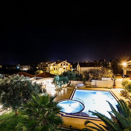 City Pool Apartments Новалья Экстерьер фото